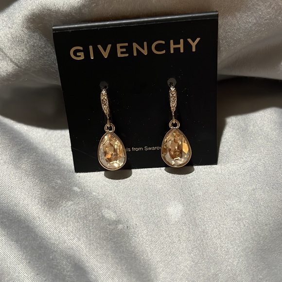 Givenchy earrings - Picture 2 of 2